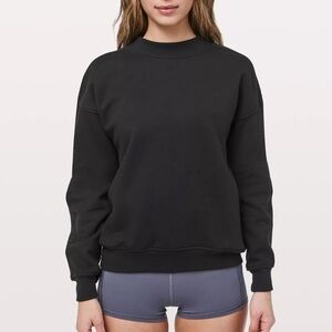 Lululemon Chill On Pullover in Black